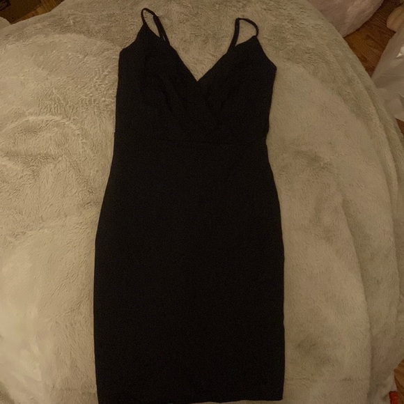 LULUS: BLACK MINI DRESS - Picture 3 of 6